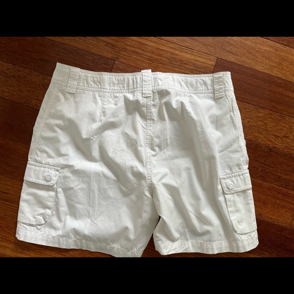 Jones New York white cargo shorts women’s 14 - Picture 2 of 2